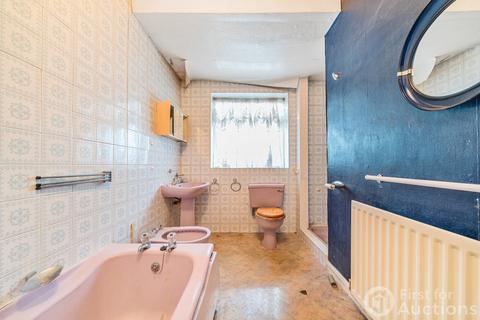 86 Hillside Road, Northwood, HA6 1QB