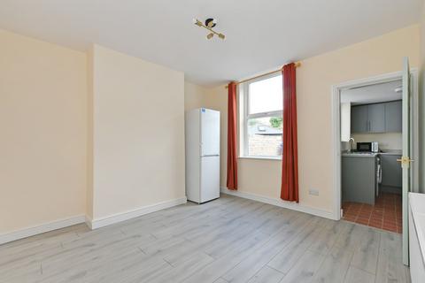 3 bedroom terraced house to rent, Woodhead Road, Sheffield