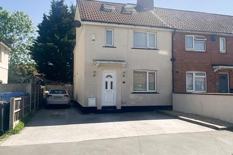 3 bedroom end of terrace house to rent, Connaught Road, Knowle, Bristol, BS4
