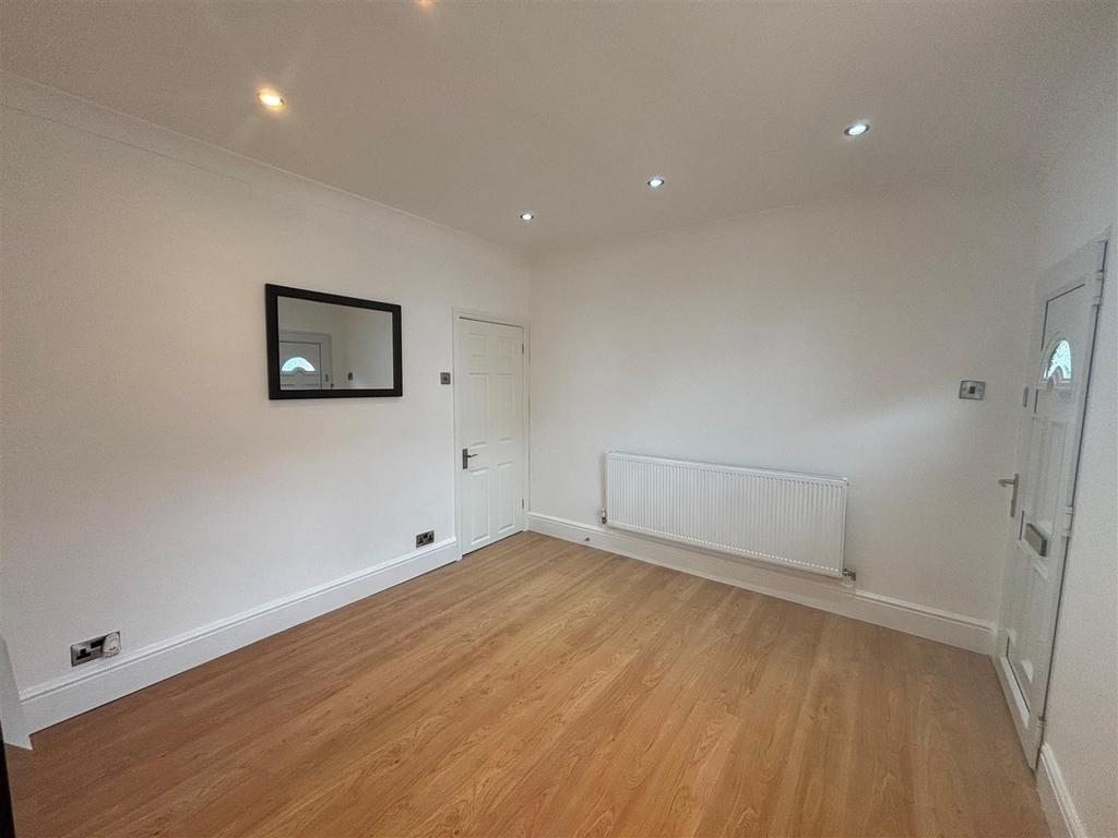 Living room 2.jpg