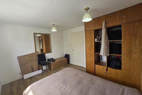 1 bedroom apartment to rent, Leeside Crescent, Golders Green NW11