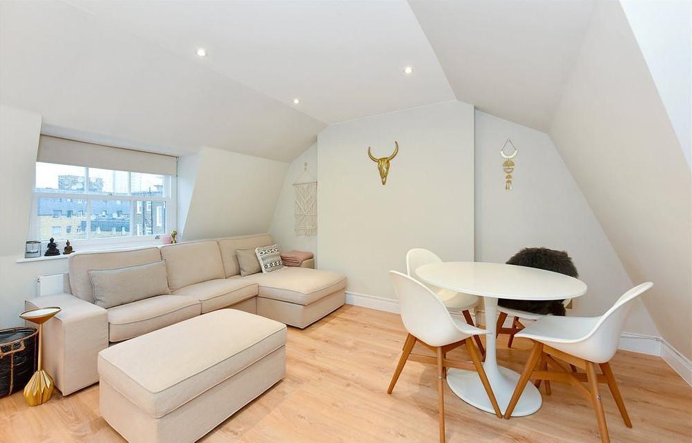 Clifton Hill, St John's Wood NW8 3 bed flat to rent £4,767 pcm (£
