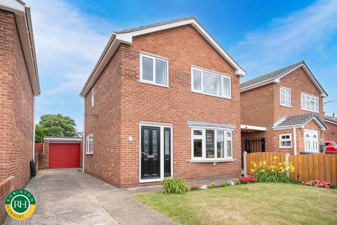 3 bedroom detached house for sale, Kestrel Drive, Rossington, Doncaster