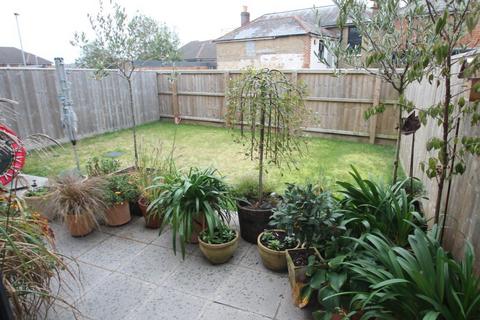 3 bedroom house to rent, West Street, Ryde, Isle of Wight