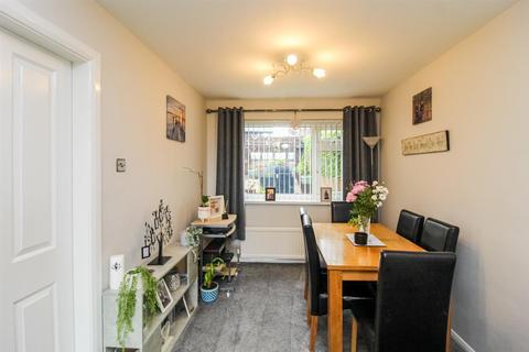 3 bedroom townhouse for sale, The Green, Ossett WF5