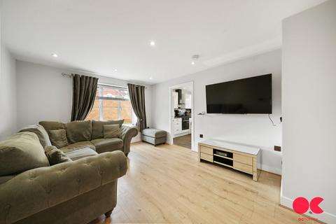 4 Bancroft Chase, Hornchurch, RM12 4DR