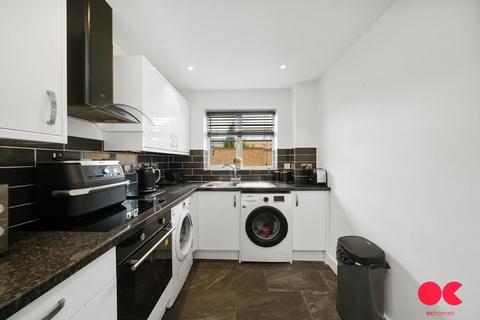 4 Bancroft Chase, Hornchurch, RM12 4DR
