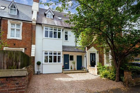 4 bedroom terraced house for sale, Radford Road, Leamington Spa