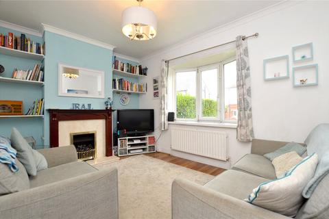 3 bedroom semi-detached house for sale, Belle Vue Drive, Farsley, Pudsey, West Yorkshire