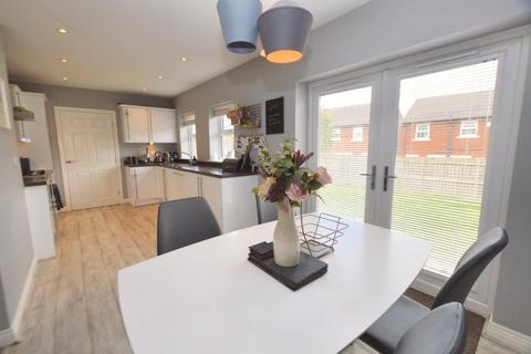 3 bedroom detached house for sale, Leafield Court, Wrenthorpe, Wakefield, West Yorkshire