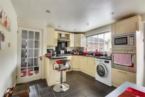 3 bedroom detached house for sale, Penmoor Close, Long Eaton