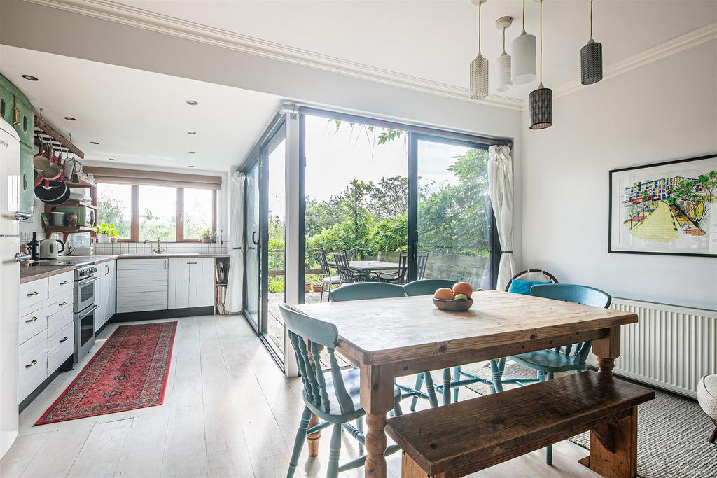 Dining kitchen