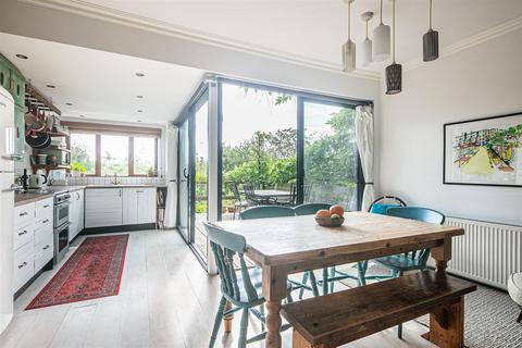 31 Linscott Road, Sheffield, S8 0HF