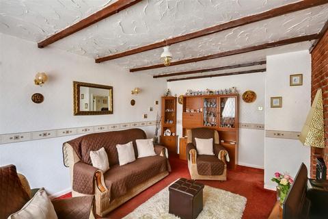 2 bedroom detached bungalow for sale, Oakham Way, Ilkeston, Derbyshire