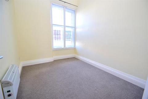 2 bedroom flat to rent, High Street East, Wallsend, NE28
