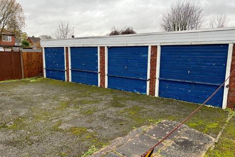 Garage to rent, Bursdon Close, Leicester LE3