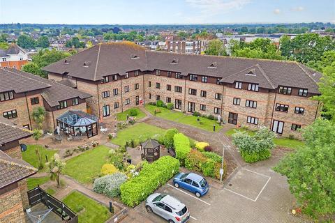 1 bedroom retirement property for sale, Waldegrave Gardens, Upminster