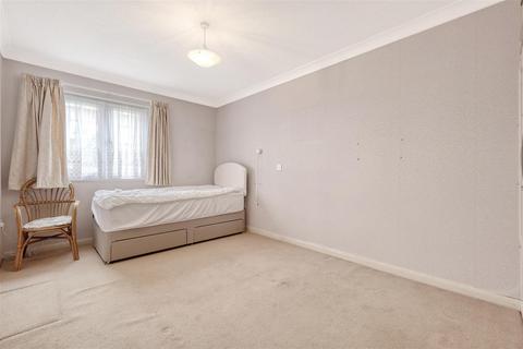 1 bedroom retirement property for sale, Waldegrave Gardens, Upminster