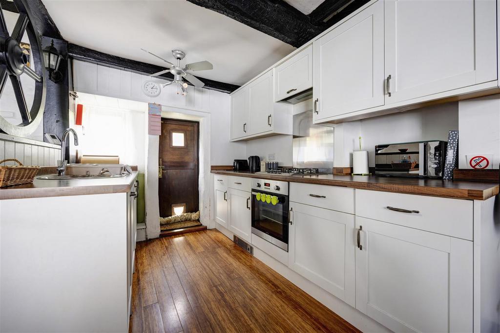 Lounge Kitchen 07.jpg