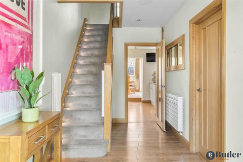 20 Burns Close, Stevenage, SG2 0JN