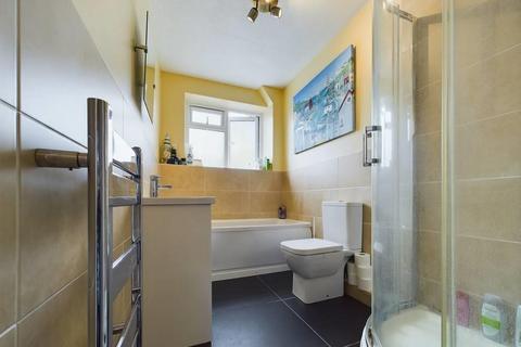 43 Blake Close, Rainham, RM13 8BE