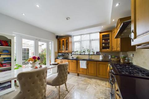 6 bedroom detached house for sale, Goring Road, Dagenham