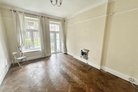 3 bedroom flat to rent, Tyndalls Court - Cotham Bristol
