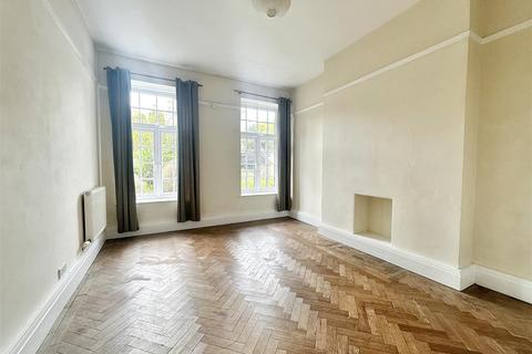 3 bedroom flat to rent, Tyndalls Court - Cotham Bristol