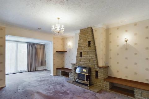 2 bedroom bungalow for sale, Lakefields Close, Rainham