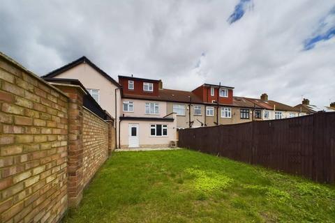 4 bedroom house for sale, Western Avenue, Dagenham