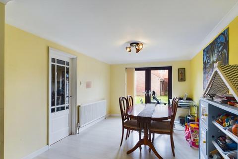 4 bedroom house for sale, Briscoe Road, Rainham