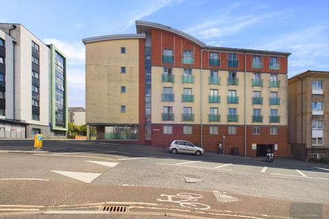 Studio to rent, Mayfair House, Plymouth PL4