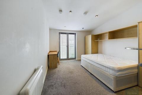 Studio to rent, Mayfair House, Plymouth PL4
