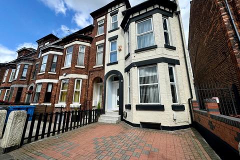 6 bedroom end of terrace house for sale, Keppel Road, Chorlton