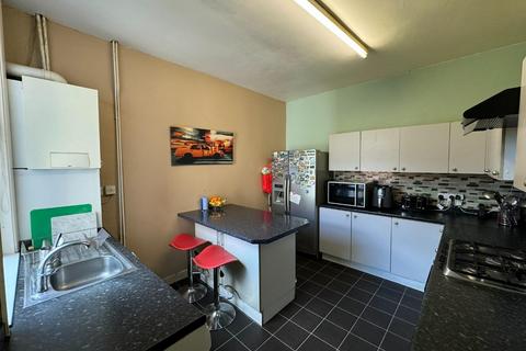 6 bedroom end of terrace house for sale, Keppel Road, Chorlton