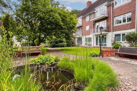 2 bedroom flat for sale, Archery Fields, Off Bridge End, WARWICK