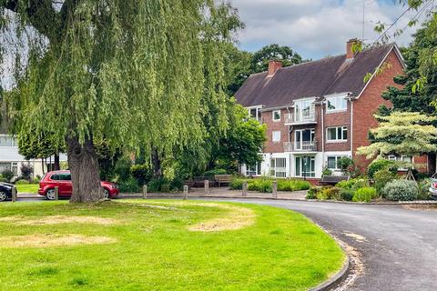 2 bedroom flat for sale, Archery Fields, Off Bridge End, WARWICK