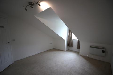 2 bedroom flat to rent, Ascot Court