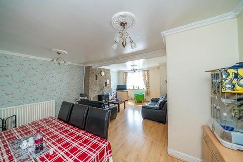 3 bedroom semi-detached house for sale, Lilac Avenue, Cannock WS11