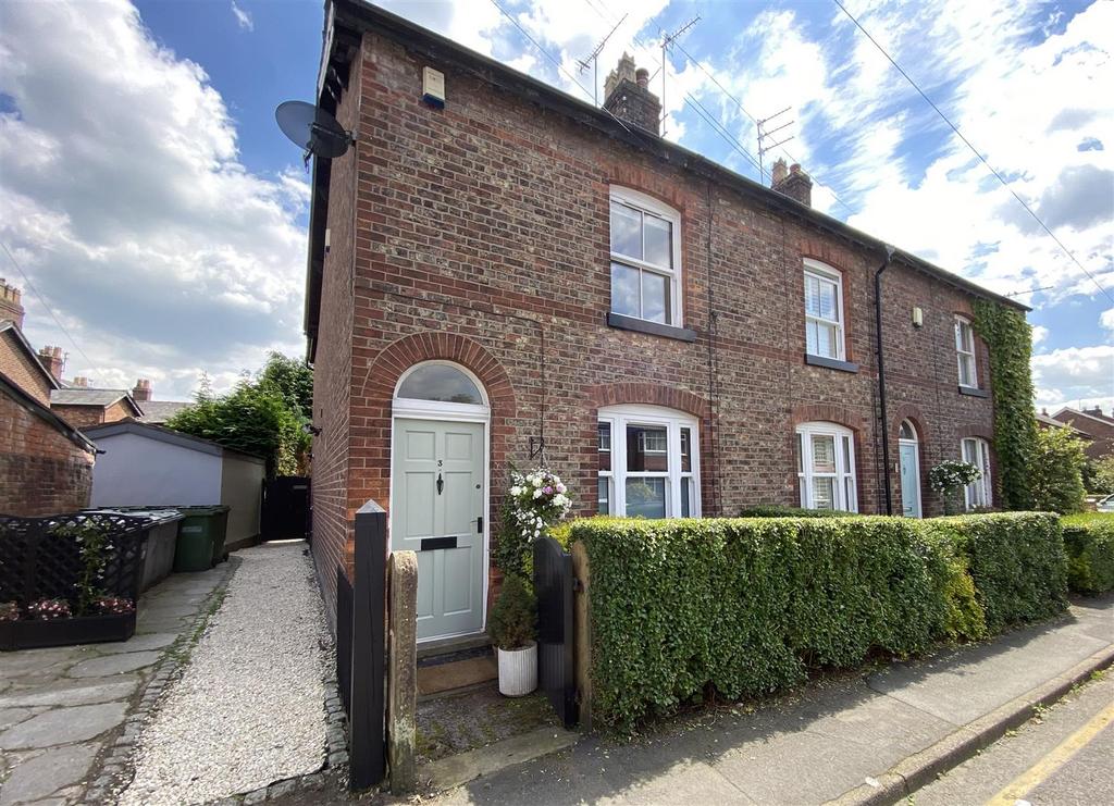 Moor Lane, Wilmslow 3 bed end of terrace house for sale £479,950
