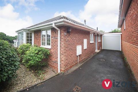 2 bedroom bungalow for sale, Cranham Close, Headless Cross, Redditch