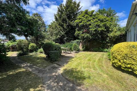 98 Lion Road, Bexleyheath, DA6 8PQ