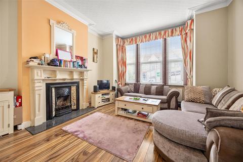 3 bedroom apartment for sale, Lushington Road, Kensal Green, NW10