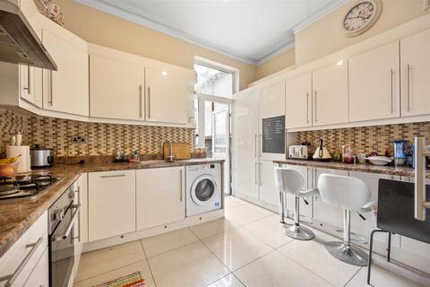 3 bedroom apartment for sale, Lushington Road, Kensal Green, NW10