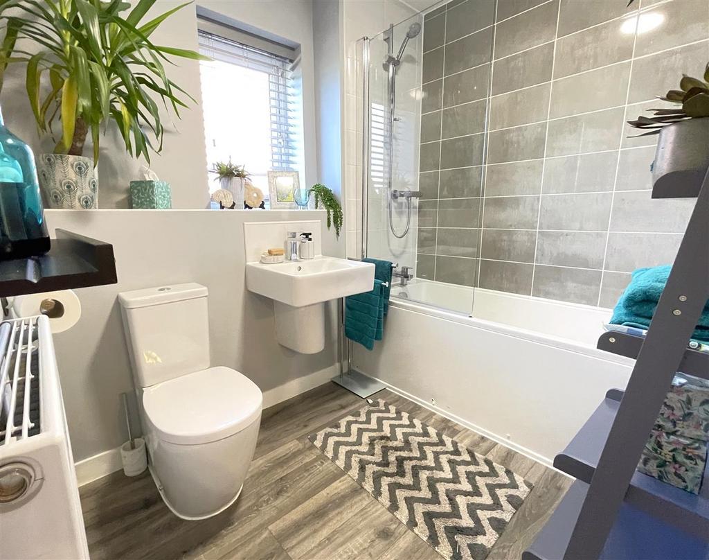 Main bathroom