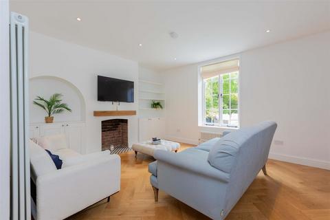 3 bedroom semi-detached house for sale, Hop Gardens, Henley-On-Thames RG9