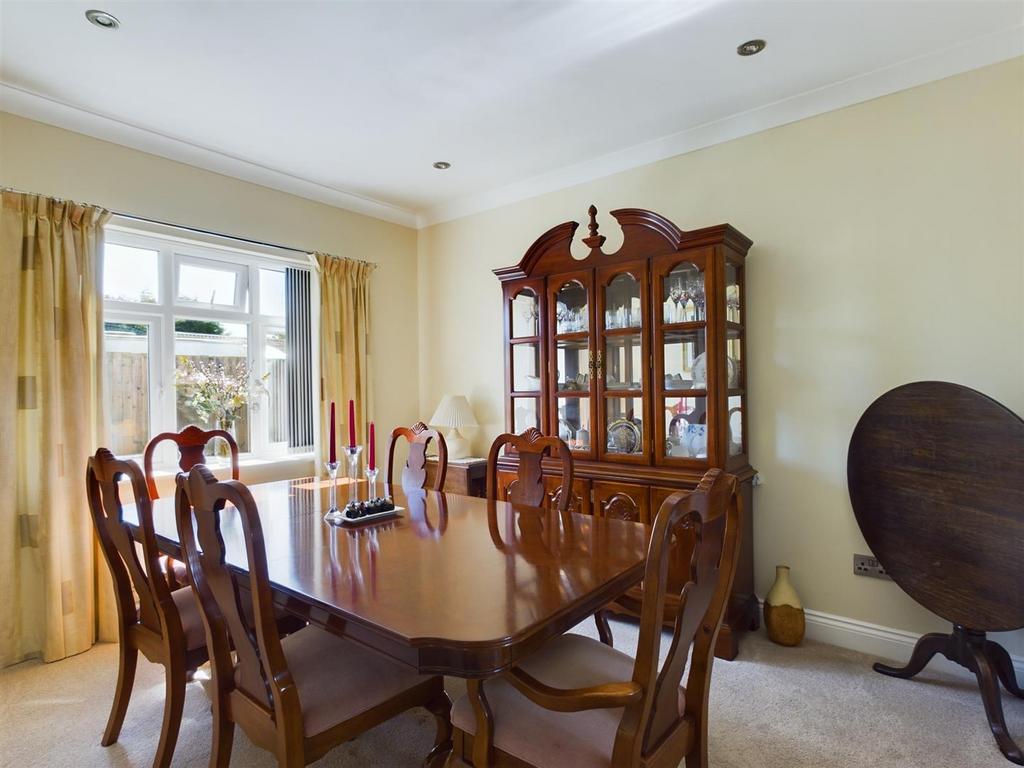 Bedroom 3 / Dining Room