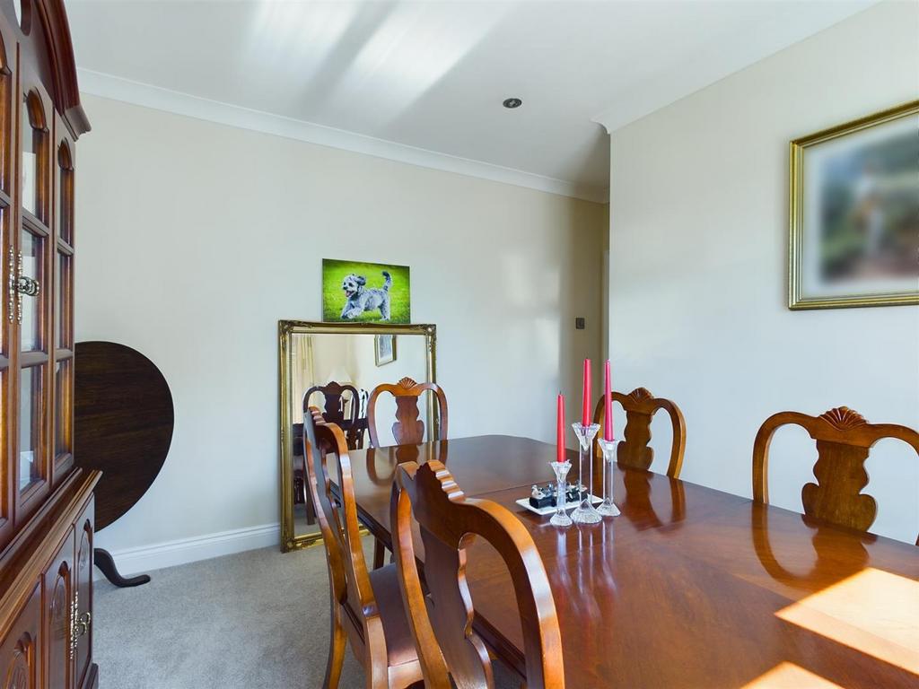 Bedroom 3 / Dining Room