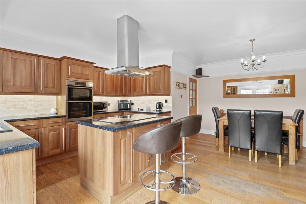Kitchen/Dining Room.
