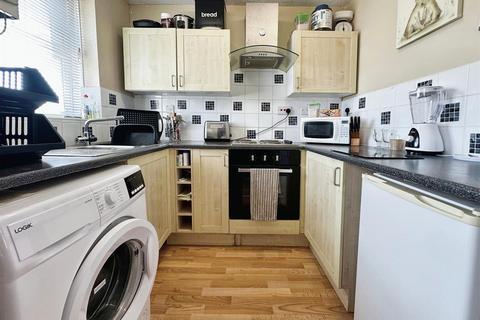 2 bedroom apartment for sale, Plimsoll Way, Hull HU9